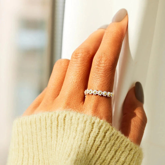 Silver Daisy Floral Band Ring