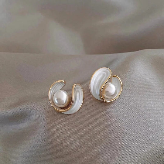 Swirl Design Pearl Stud Earrings
