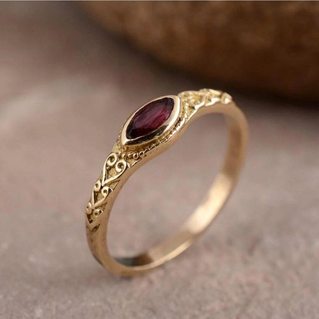 Vintage Ornate Bezel-Set Ring