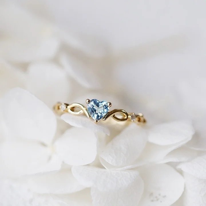 Heart-Shaped Zirconia Band Ring