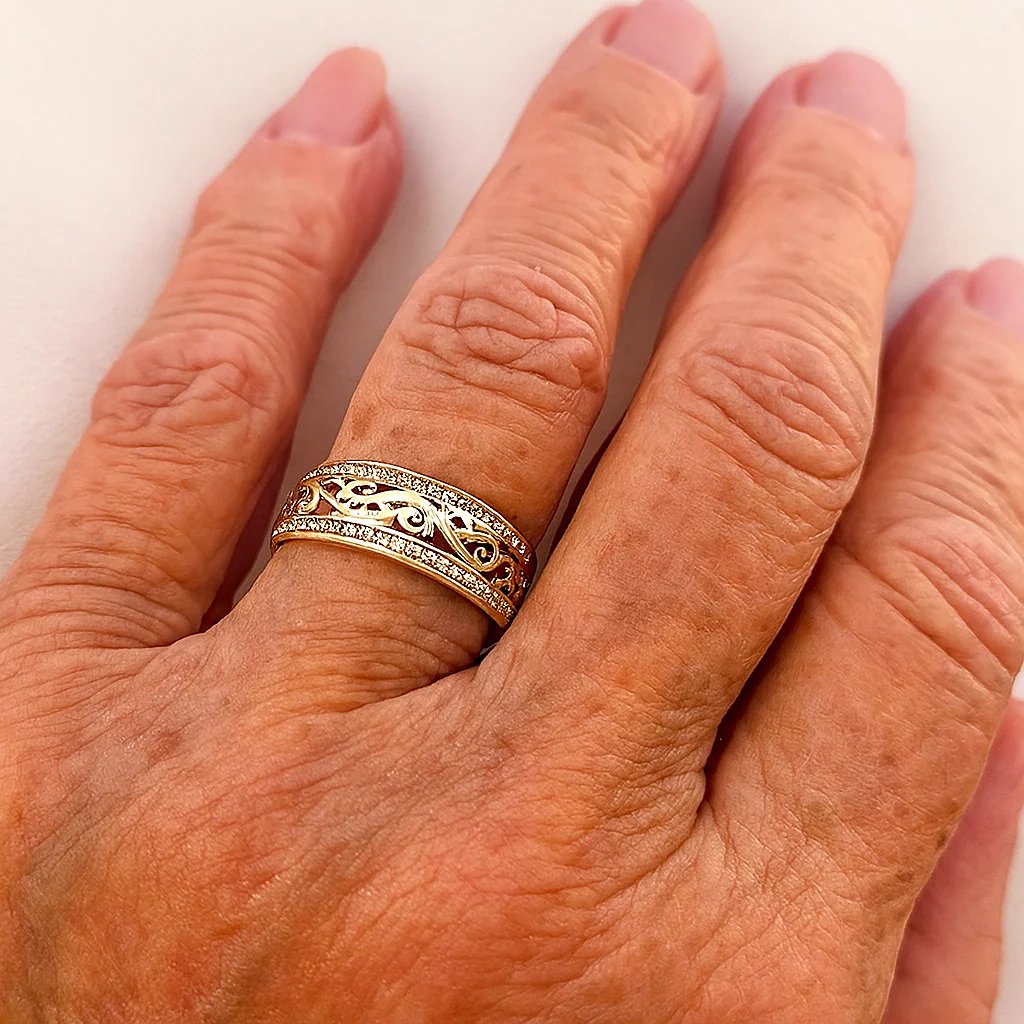 Diamond-Accented Hollow Filigree Band