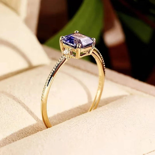 18K Gold Prong-Set Amethyst Ring