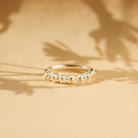 Silver Daisy Floral Band Ring