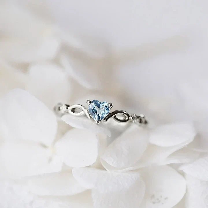 Heart-Shaped Zirconia Band Ring