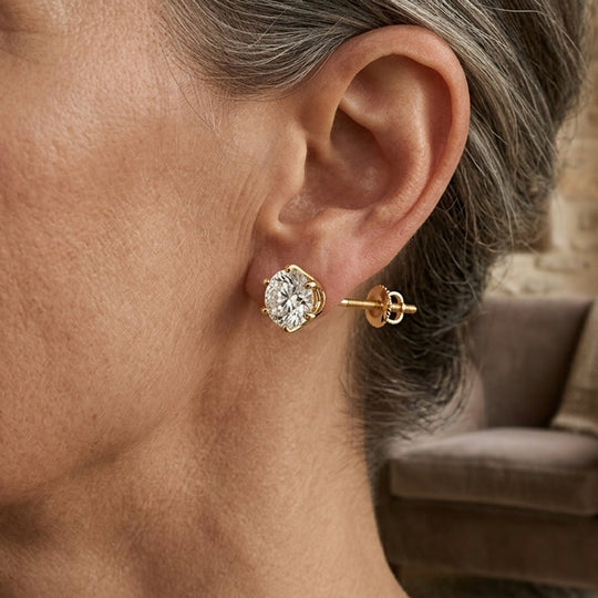 Round Cut Diamond Stud Earrings